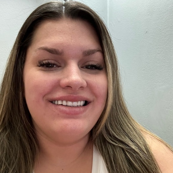 Meet your Posher, Alexandra - Picture 1 of 1